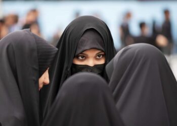 ایران میں حجاب قوانین مزید سخت، کڑی سزائیں نافذ