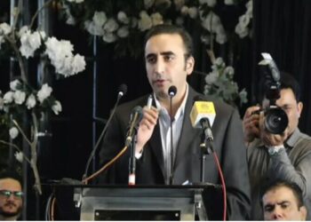 وزیرِ اعلیٰ سے شکایت ہے تو ’کسی اور سے نہیں‘ مجھ سے بات کریں