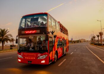 کراچی میں ڈبل ڈیکر بسیں چلیں گی