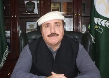 کرم: فائرنگ سے ڈپٹی کمشنر  زخمی، سیکیورٹی خدشات کے پیش نظر قافلہ روک دیا گیا