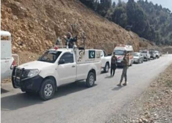ٹل پاراچنار شاہراہ: درجنوں ٹرکوں پر مشتمل پہلا قافلہ روانگی کے لیے تیار