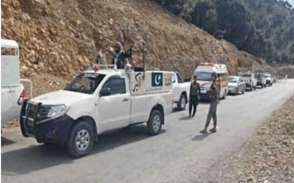 ٹل پاراچنار شاہراہ: درجنوں ٹرکوں پر مشتمل پہلا قافلہ روانگی کے لیے تیار