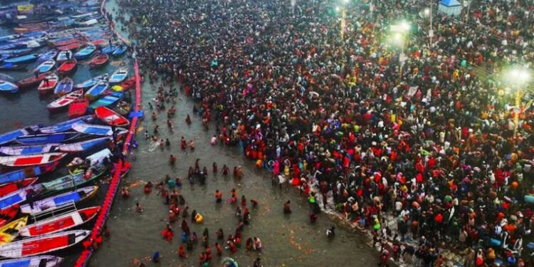 انڈیا: کمبھ میلے میں بھگدڑ ، کم سے کم  15 افراد ہلاک