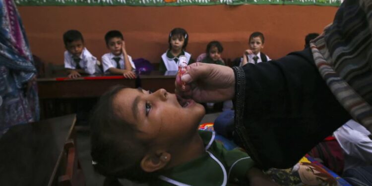 خیبر پخونخوا : پولیو ڈیوٹی کیلیے جانے والا پولیس اہلکار فائرنگ سے شہید