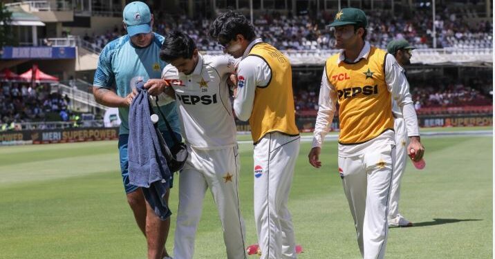 صائم ایوب 10 ہفتوں کے لیے کرکٹ سے باہر