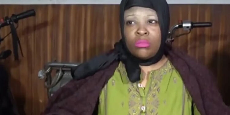 امریکی خاتون وطن واپس لوٹ گئیں