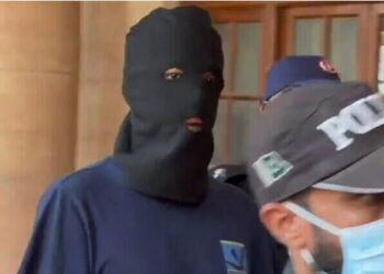 ملزم ارمغان کا گھر خالی کرانے کیلئے پڑوسیوں کا خط