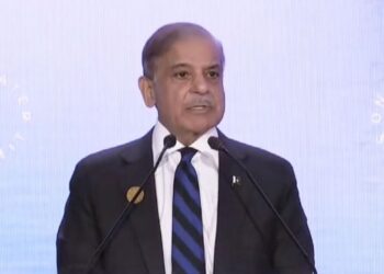 عمران خان کہتا تھا شہباز باہر پیسے مانگنے جاتا ہے آپ کیا باہر پیسے بانٹنے جاتے تھے؟