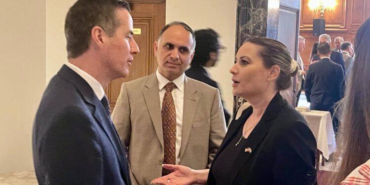 پاکستانی قونصل جنرل عاصم علی خان کی سینیٹر برنی مورینو سے تجارتی اور اقتصادی پالیسیوں پر گفتگو