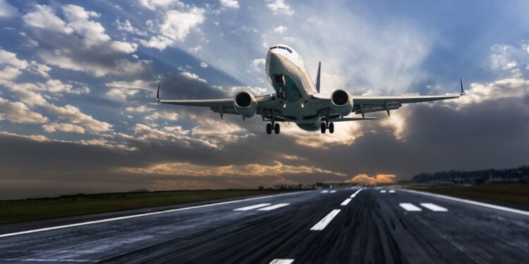 امریکا :  درجنوں ممالک، بشمول پاکستان اور میانمار پر سفری پابندی لگانے پر غور