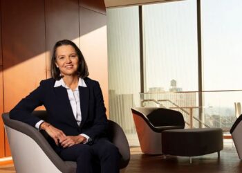 کولمبیا یونیورسٹی کی صدر کترینہ آرمسٹرانگ ، ٹرمپ انتظامیہ سے اختلاف پر مستعفی