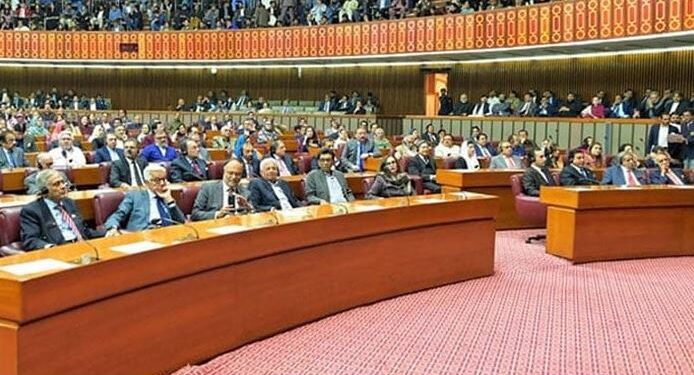 قومی سیاسی و عسکری قیادت کا دہشتگردوں کیساتھ آہنی ہاتھوں سے نمٹنے کا فیصلہ