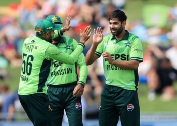 پہلا ون ڈے: پاکستان کو 73 رنز سے شکست