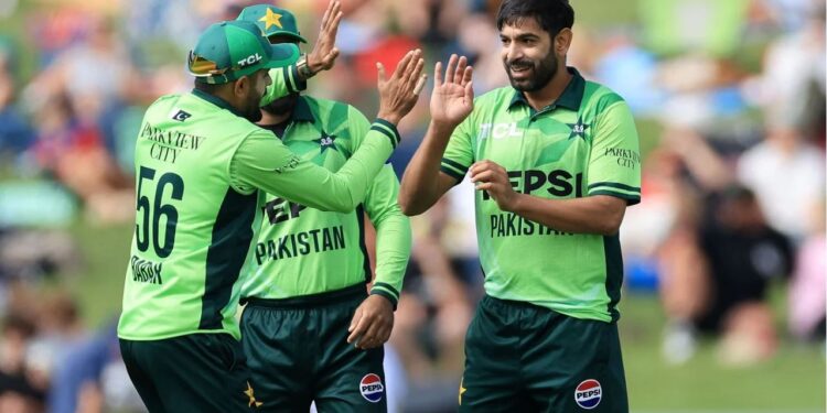 پہلا ون ڈے: پاکستان کو 73 رنز سے شکست