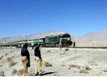بلوچستان: جعفر ایکسپریس پر دہشگردوں کا حملہ، مسافر یرغمال، آپریشن جاری