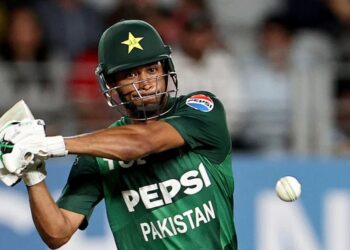 حسن نواز کی برق رفتار سنچری، کیویز کو9 وکٹوں سے شکست