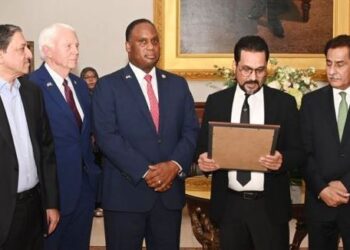 پاکستانی قومی اسمبلی کی جانب سے ریورنڈ جیسی جیکسن کو خراجِ تحسین