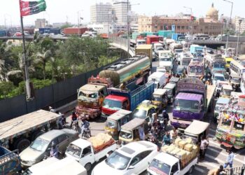 بھاری گاڑیوں کی  رفتار کی حد 30 کلومیٹر فی گھنٹہ مقرر، ڈرائیورز کیلئے ڈرگ ٹیسٹ لازمی قرار