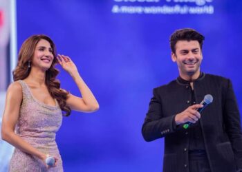 فلم ’عبیر گلال‘ کی تشہیری مہم کا  دبئی سے آغاز