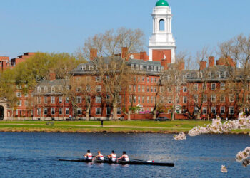 مطالبات ماننے سے انکار پر ہارورڈ یونیورسٹی کے فنڈز منجمد