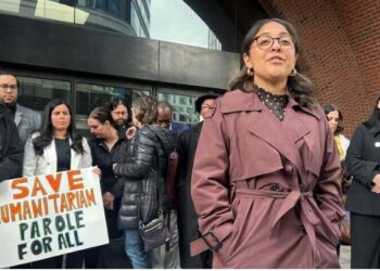 امریکی عدالت نے ٹرمپ انتظامیہ کو  تارکین وطن کی قانونی حیثیت ختم کرنے سے روکا