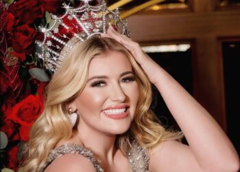 مس انگلینڈ کا بڑا انکشاف: ” بھارت میں میرے ساتھ طوائفوں جیسا سلوک کیا گیا