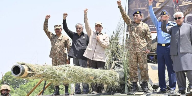 بھارتی جارحیت کا منہ توڑ جواب تاریخ ہمیشہ یاد رکھے گی، وزیراعظم