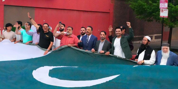 شکاگو میں پاکستانی افواج اور عوام کو زبردست خراجِ تحسین