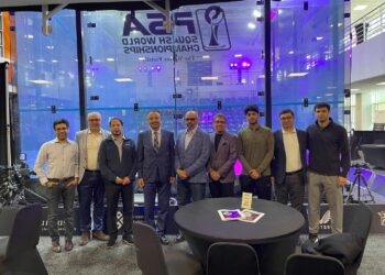 پاکستانی اسکواش ٹیلنٹ کو قونصل جنرل طارق کریم کا خراج تحسین