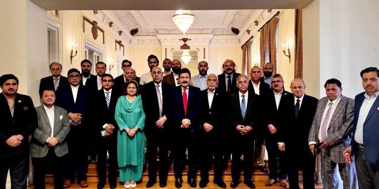 پاکستانی قونصلیٹ نیو یارک میں ایف پی سی سی آئی وفد کے اعزاز میں نیٹ ورکنگ ڈنر کا اہتمام