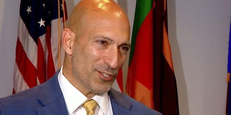 عامر عمر رچرڈسن، ٹیکساس کے پہلے مسلم میئر منتخب