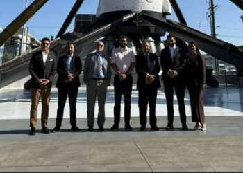 پاکستانی سفیر رضوان سعید شیخ کا اسپیس ایکس کے ہیڈکوارٹرز کا دورہ،