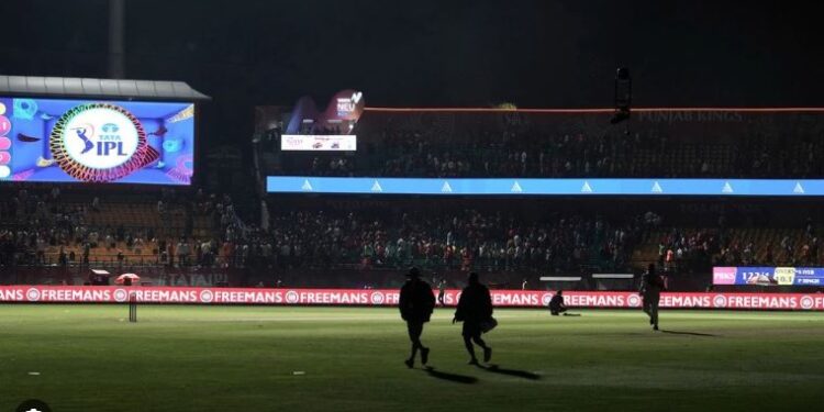 بھارت کو بڑا جھٹکا، آئی پی ایل  غیر معینہ مدت کیلئے معطل