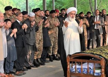 لیفٹیننٹ کرنل ظہیر عباس طوری کے7 سالہ بیٹے ارتضیٰ عباس طوری کی نماز جنازہ