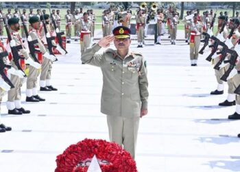 فیلڈ مارشل عاصم منیر کے اعزاز میں جی ایچ کیو میں یادگار شہداء پر خصوصی تقریب