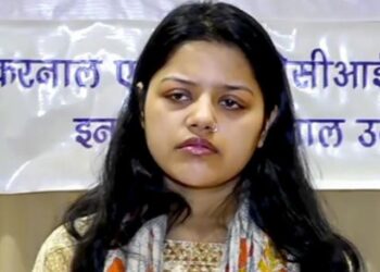 امن کی اپیل جرم بن گئی؟ بھارتی فوجی افسر کی بیوہ سوشل میڈیا پر نشانے پر