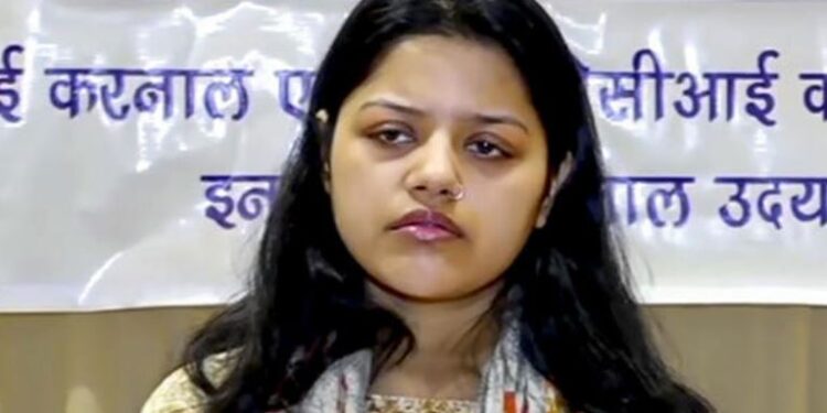 امن کی اپیل جرم بن گئی؟ بھارتی فوجی افسر کی بیوہ سوشل میڈیا پر نشانے پر