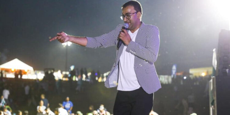 ہیوسٹن میں “ایک رات پاکستان کے نام” ۔۔۔نعیم عباس کی پرفارمنس