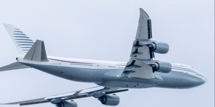 صدر ٹرمپ قطر سے 40 کروڑ ڈالر کا لگژری طیارہ تحفے میں لینے کو تیار