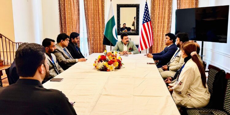 نیویارک میں پاکستانی قونصلیٹ میں تجارتی وفد کا خیرمقدم