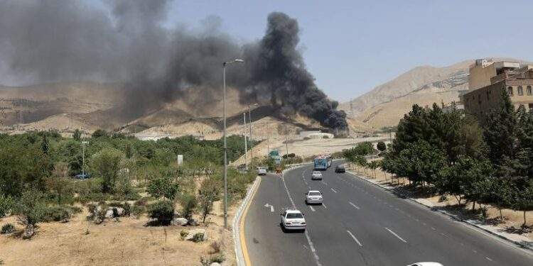 تہران میں لاکھوں افراد پر خطرہ، جنگ کے بادل مزید گہرے