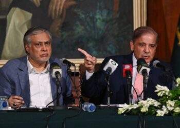 ایران پر حملہ، وزیراعظم اور نائب وزیراعظم کی مذمت