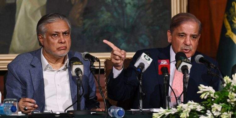 ایران پر حملہ، وزیراعظم اور نائب وزیراعظم کی مذمت