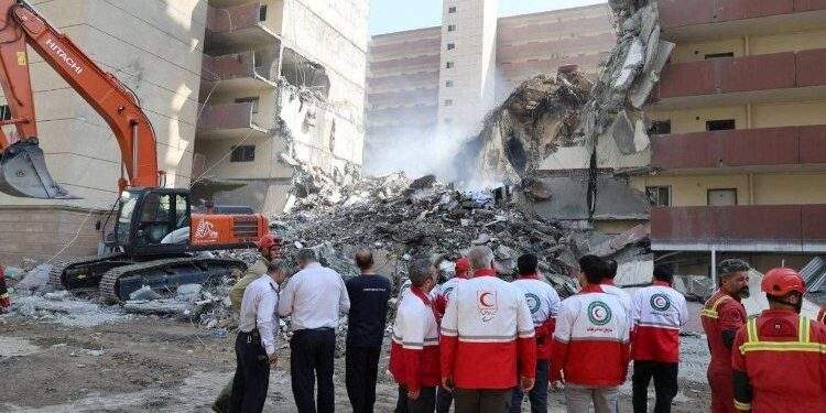 تہران میں حملہ، 2 ایرانی جنرلز، 3 جوہری سائنسدانوں سمیت 60 شہید