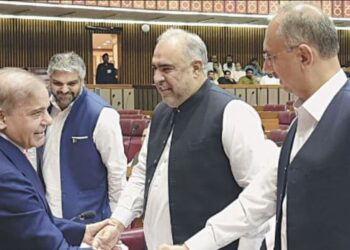 الیکشن کمیشن کی نئی تقرریاں: وزیراعظم کی اپوزیشن لیڈر کو مشاورتی ملاقات کی دعوت