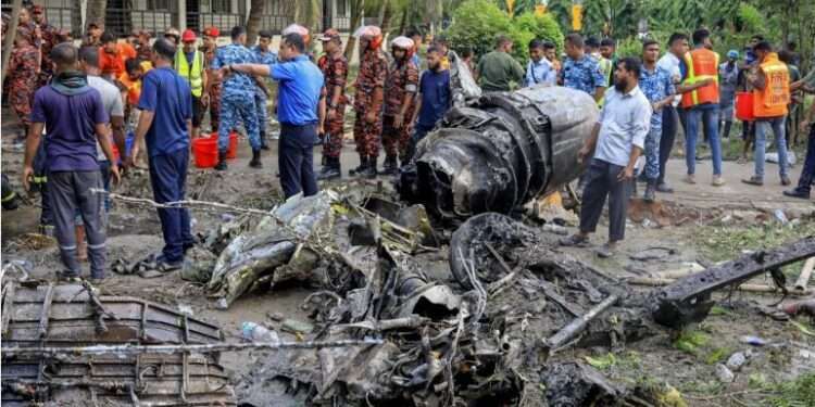 بنگلادیش:  تربیتی طیارے کے حادثے میں ہلاکتیں27 ہوگئیں