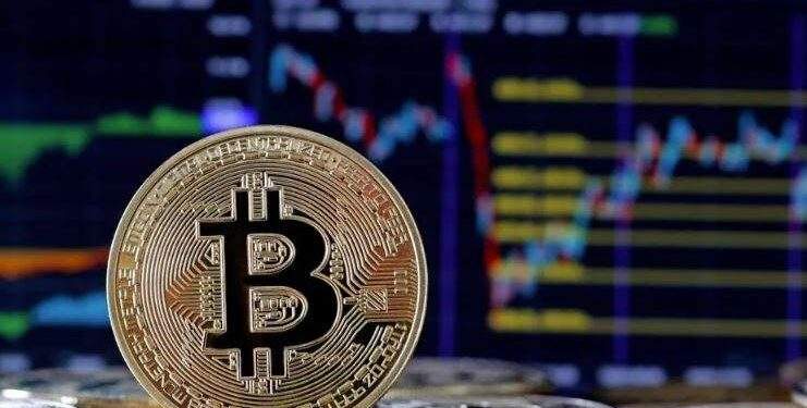 بِٹ کوائن کی شاندار پرواز، پہلی بار 1 لاکھ 21 ہزار ڈالر کی بلند ترین سطح پر