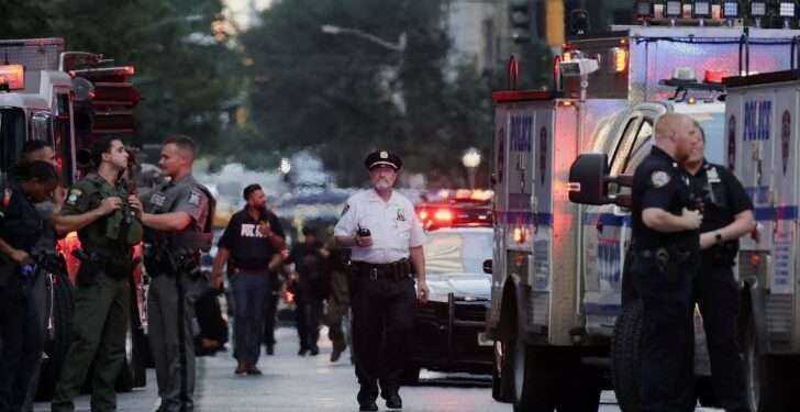مین ہیٹن کی بلند عمارت میں مسلح حملہ، پولیس افسر سمیت 4 افراد ہلاک