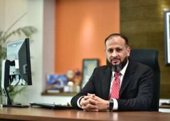 کے-الیکٹرک کے سی ای او مونس علوی کو برطرف کرنے کا حکم