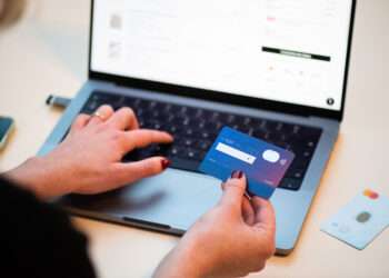 بیرونِ ملک سے آن لائن منگوائی گئی اشیاء اور خدمات پر ٹیکس ختم